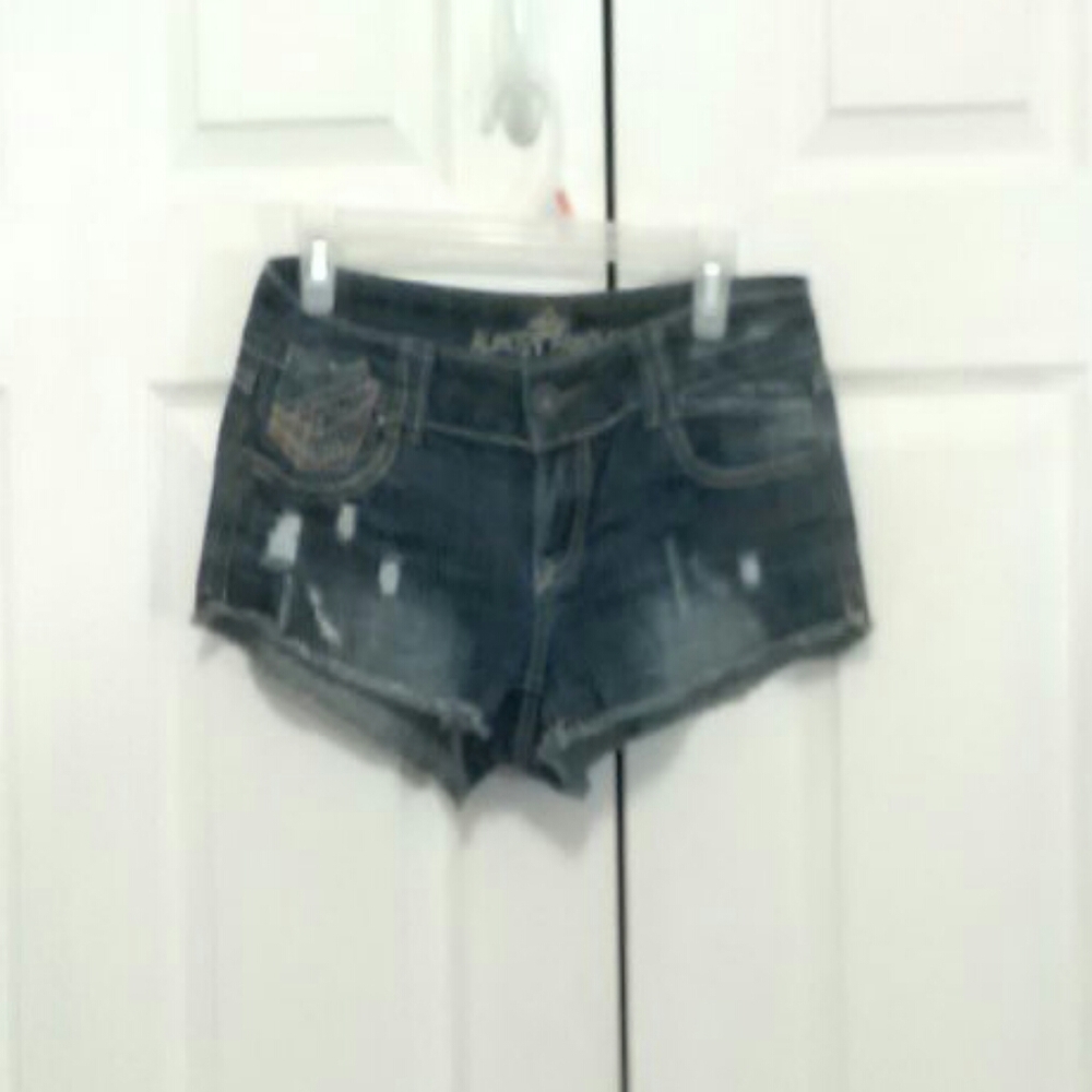 Almost Famous distressed jean short shorts size 5